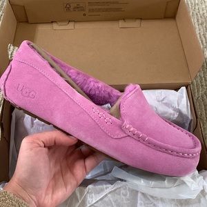 New 10 Ugg Ansley wildflower slipper moccasin water resistant pink purple